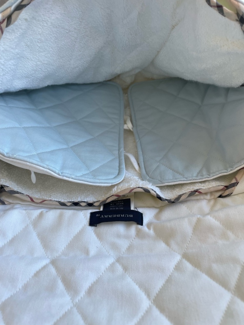 Burberry Light Blue Quilted Diaper/Changing Bag - Picture 4 of 6